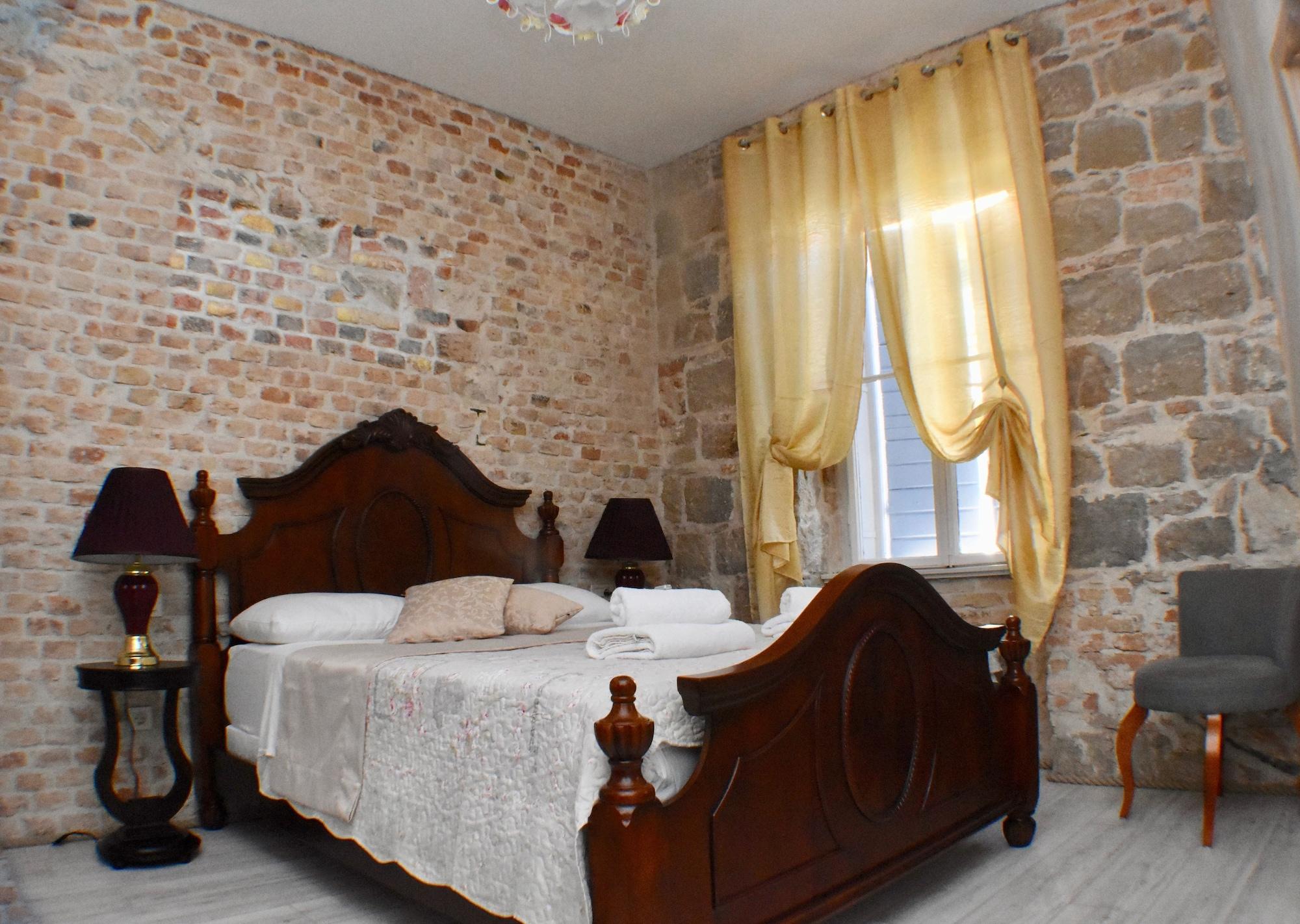 Hotel Pietra Rossa Spalato Esterno foto