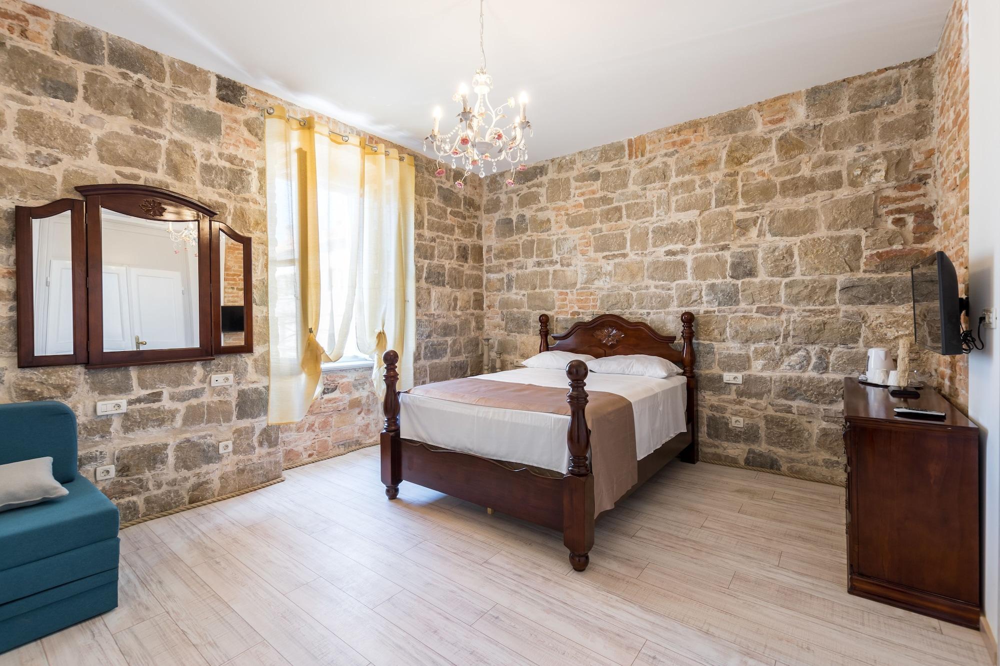 Hotel Pietra Rossa Spalato Esterno foto