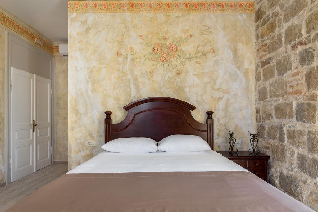 Hotel Pietra Rossa Spalato Esterno foto