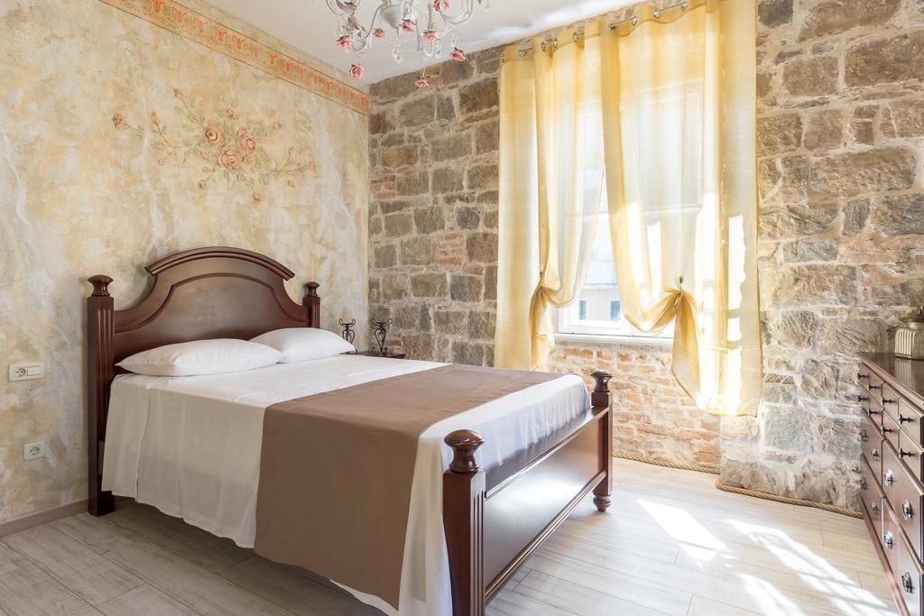 Hotel Pietra Rossa Spalato Esterno foto