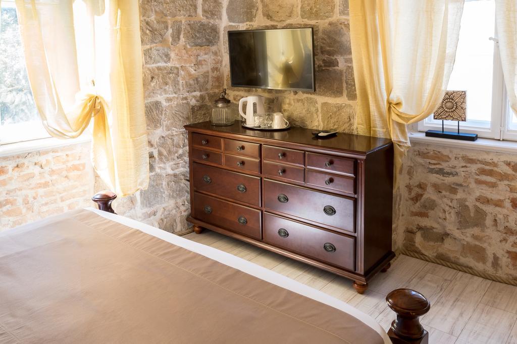 Hotel Pietra Rossa Spalato Esterno foto